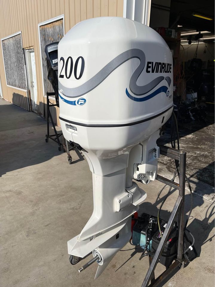 2011 Evinrude 200 HP 4