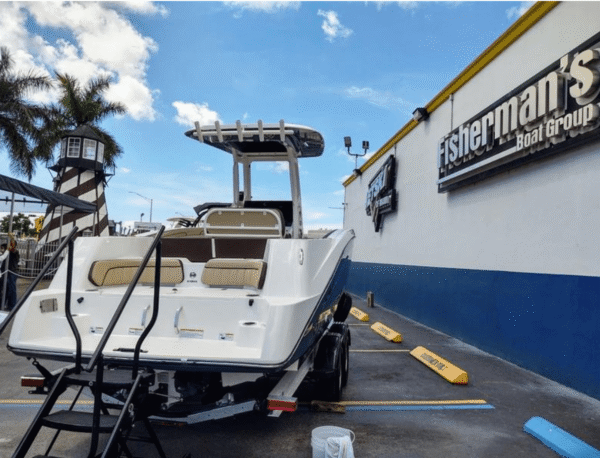 2021 Yamaha Marine 255 FSH - Image 2