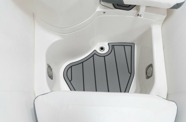 2022 Zodiac Yachtline 440 NEO - Image 2